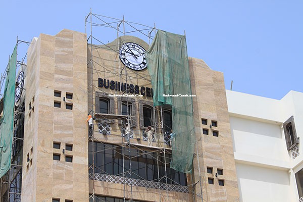 Instalação do projeto em Omã, relógio de fachada de Omã, projeto de relógio no Oriente Médio